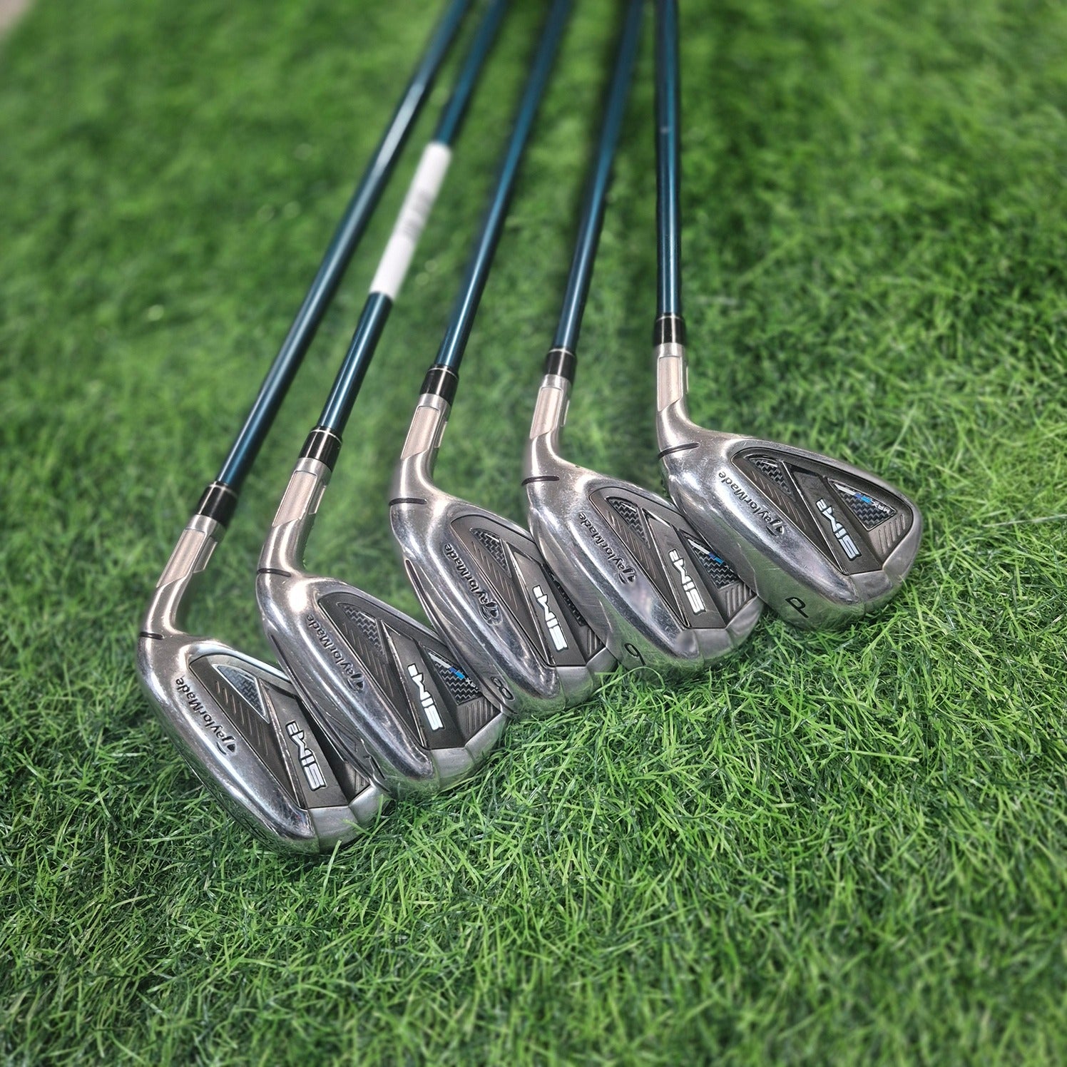 TaylorMade Iron Set / SIM2 Max / 5pcs / R