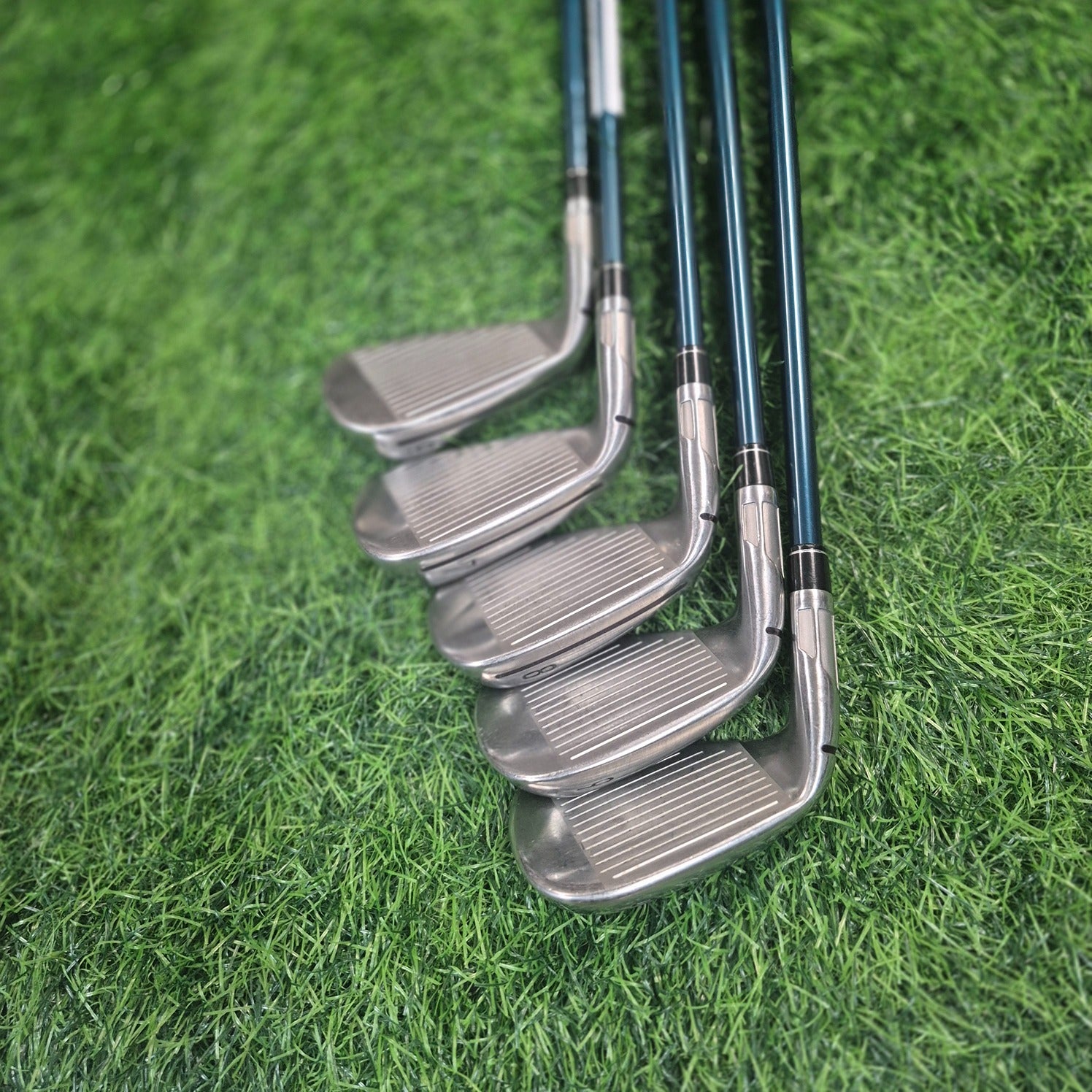 TaylorMade Iron Set / SIM2 Max / 5pcs / R