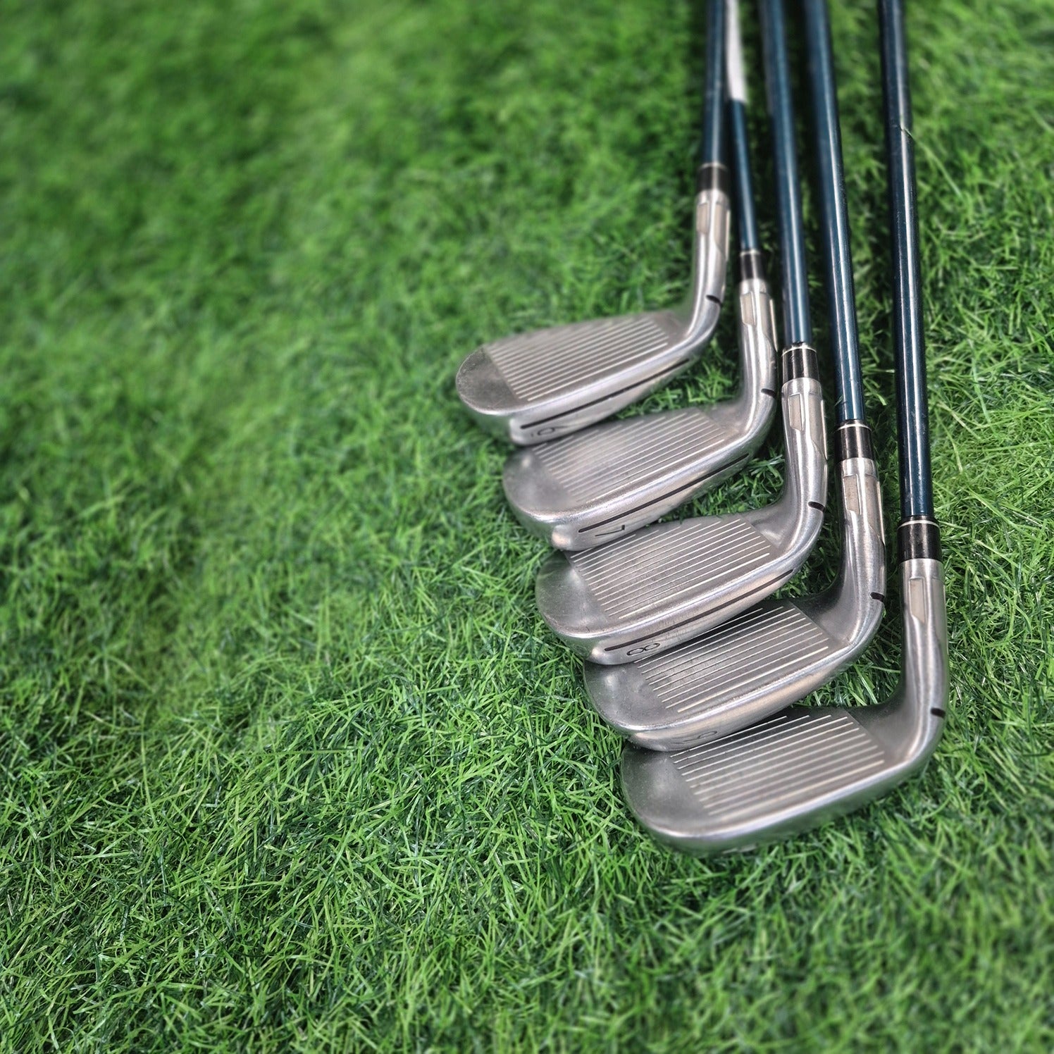 TaylorMade Iron Set / SIM2 Max / 5pcs / R