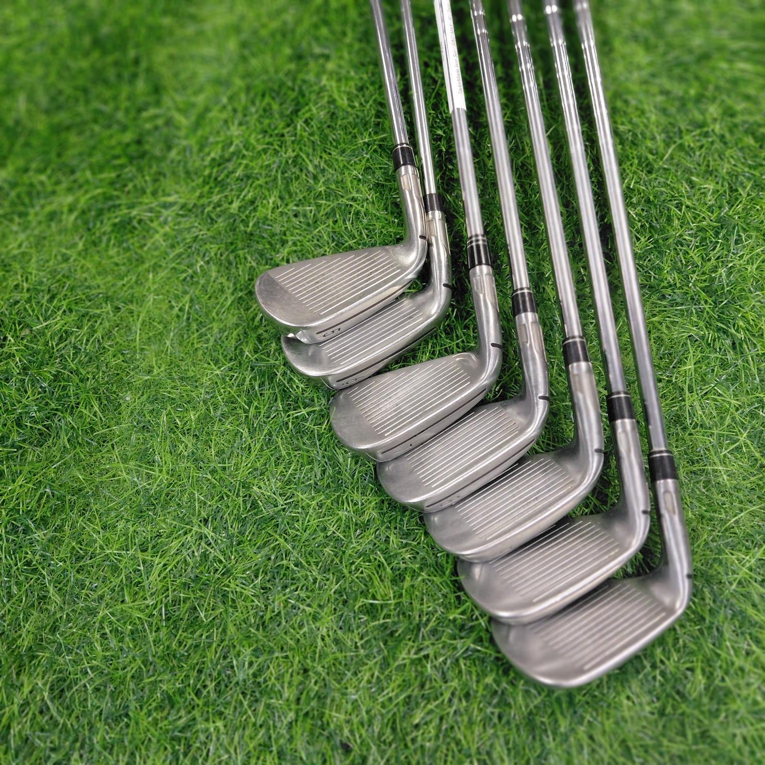 TaylorMade Iron Set / SIM2 MAX / R / 7pcs