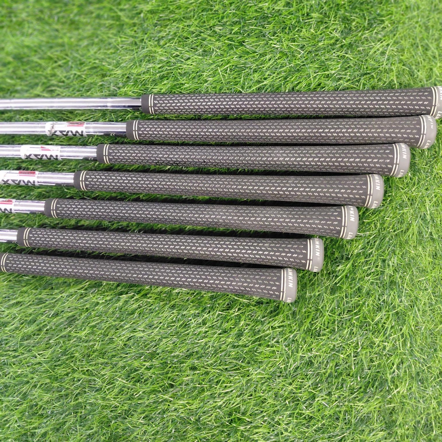 TaylorMade Iron Set / SIM2 MAX / R / 7pcs
