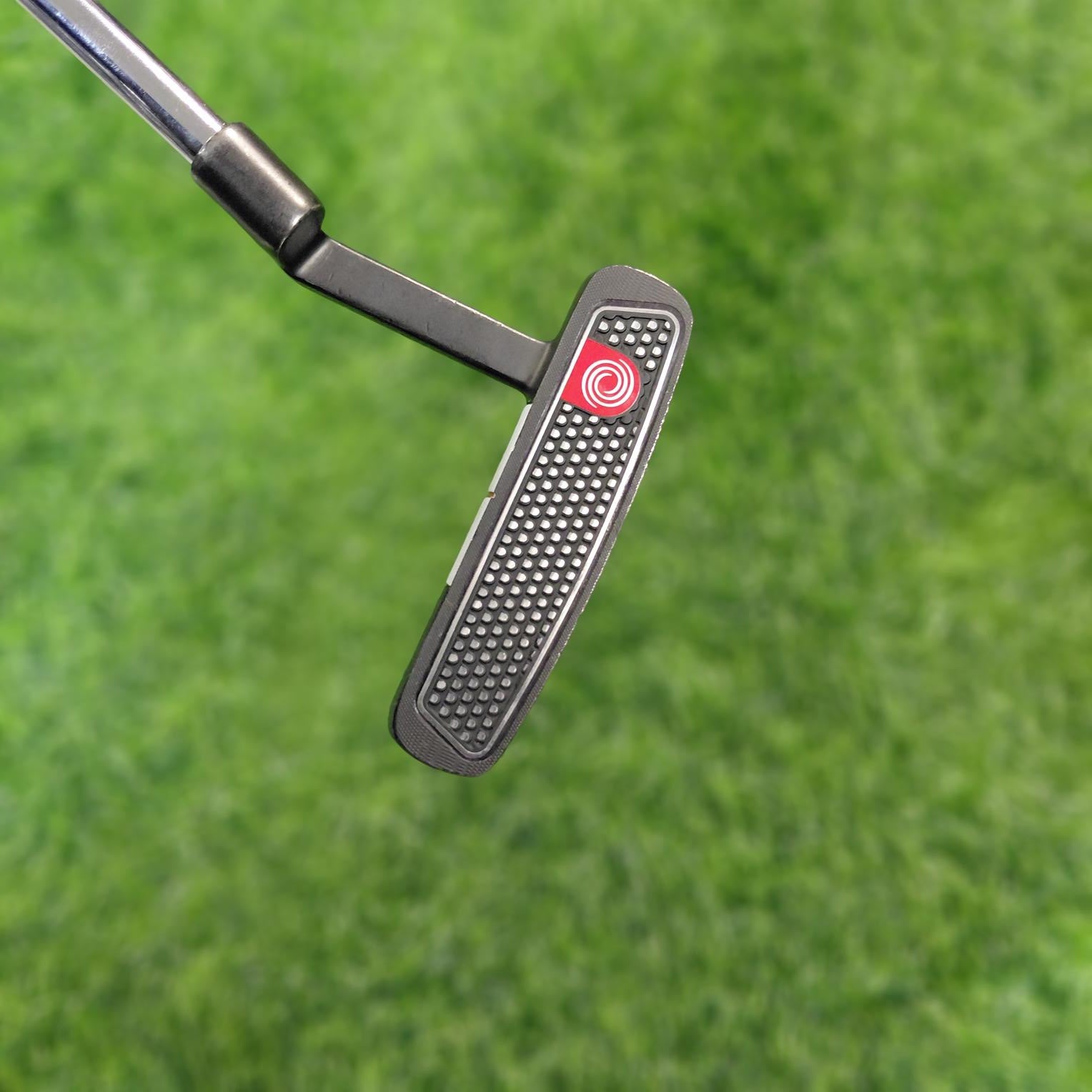 Odyssey Putter / O WORKS V-LINE FANG CH / 33"