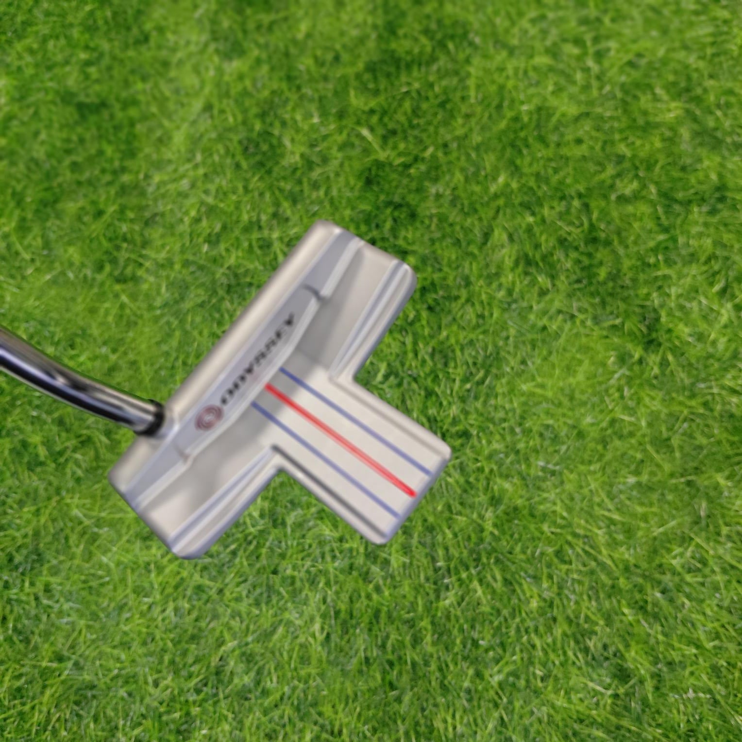 Odyssey Putter / WHITE HOT OG BIG T / 34"