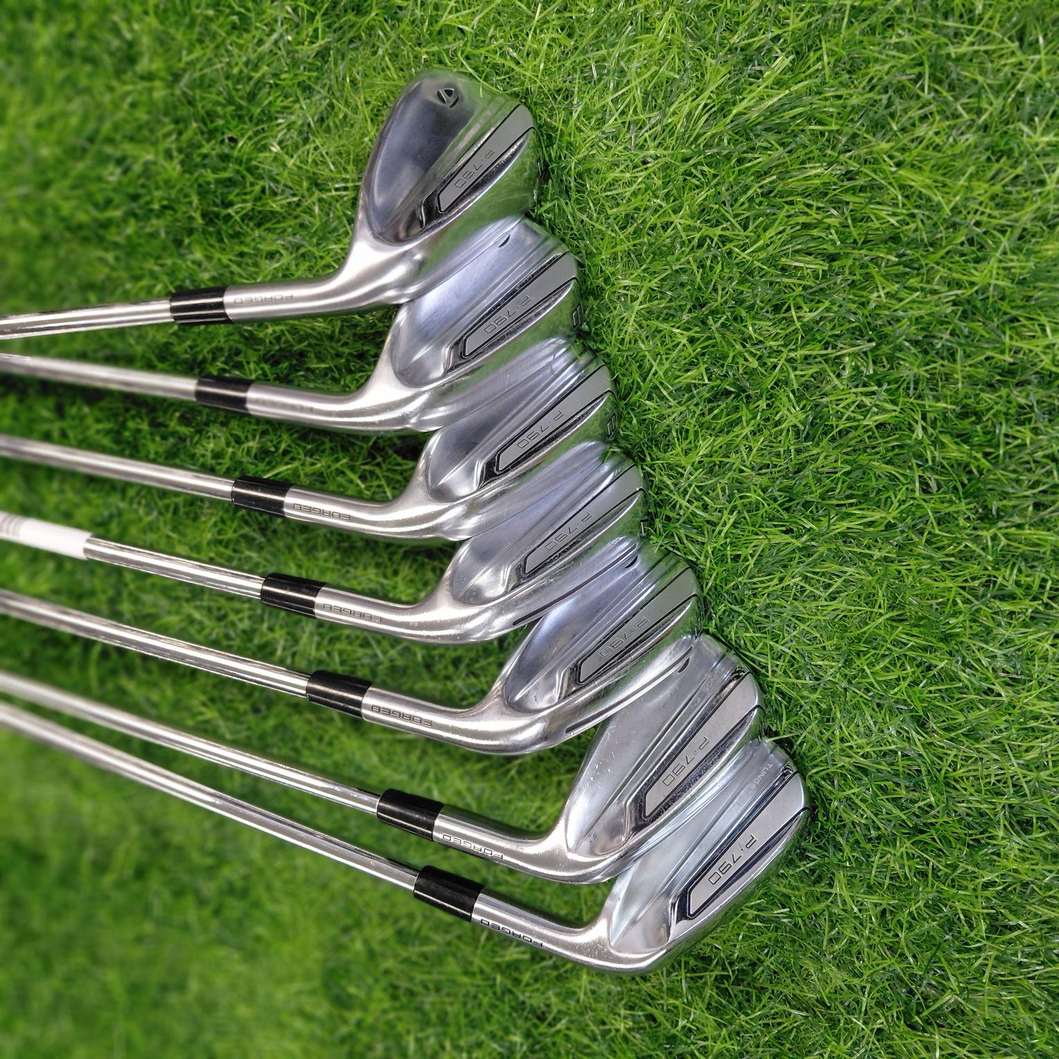 TaylorMade Iron Set / P 790 / R / 7pcs