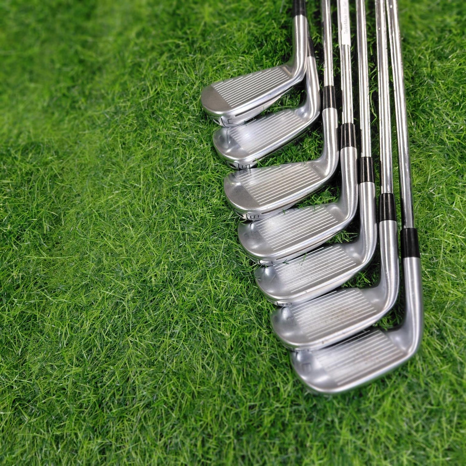 TaylorMade Iron Set / P 790 / R / 7pcs