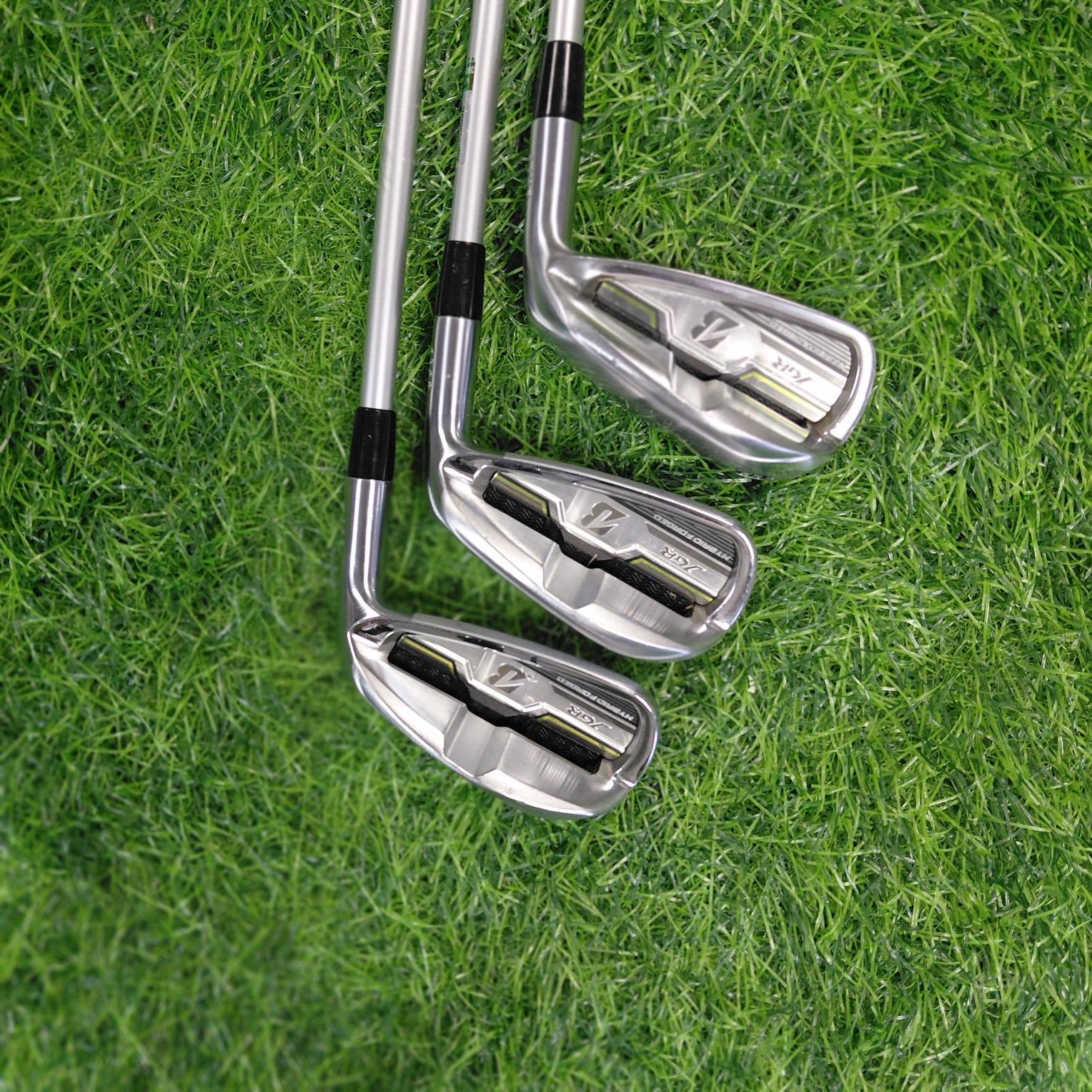 Bridgestone Iron Set / JGR HYBRID FORGED / 5pcs / R