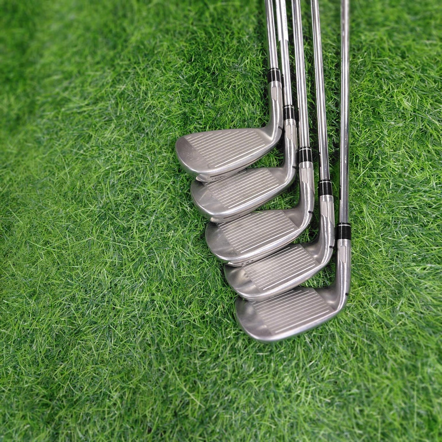 TaylorMade Iron Set / SIM2 MAX / 5pcs / R