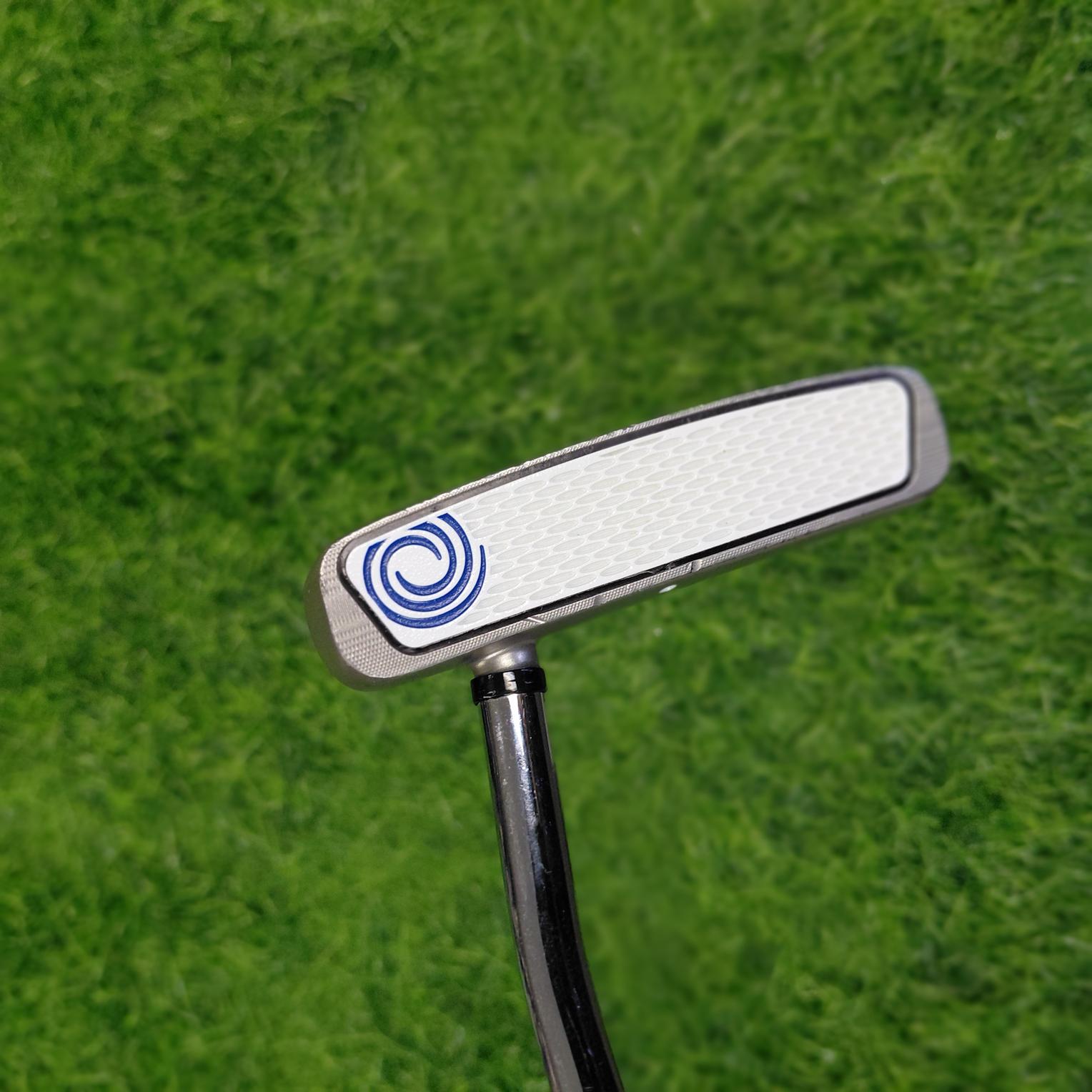 Odyssey Putter / WHITE HOT RX V-LINE FANG / 33"
