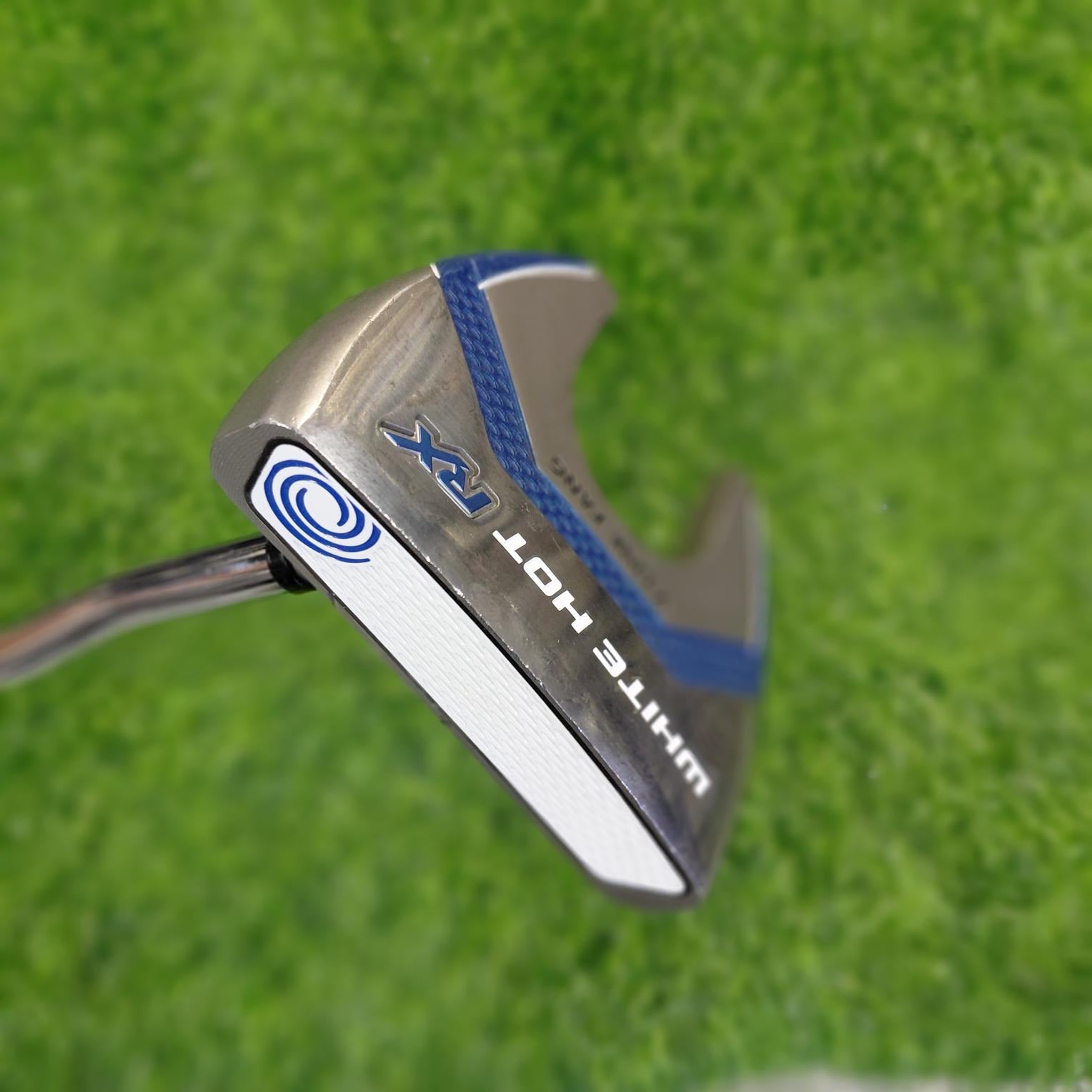 Odyssey Putter / WHITE HOT RX V-LINE FANG / 33"