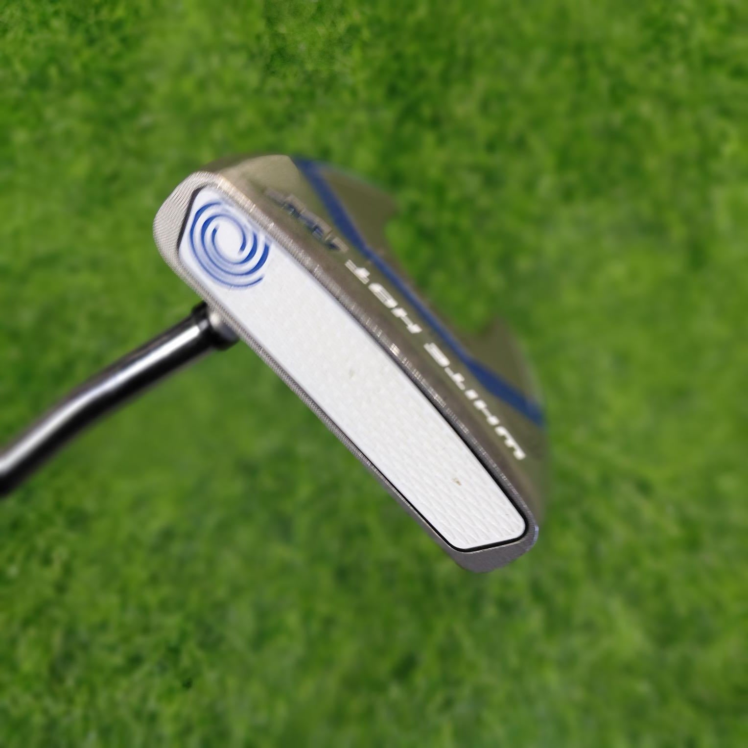 Odyssey Putter / WHITE HOT RX V-LINE FANG / 33"
