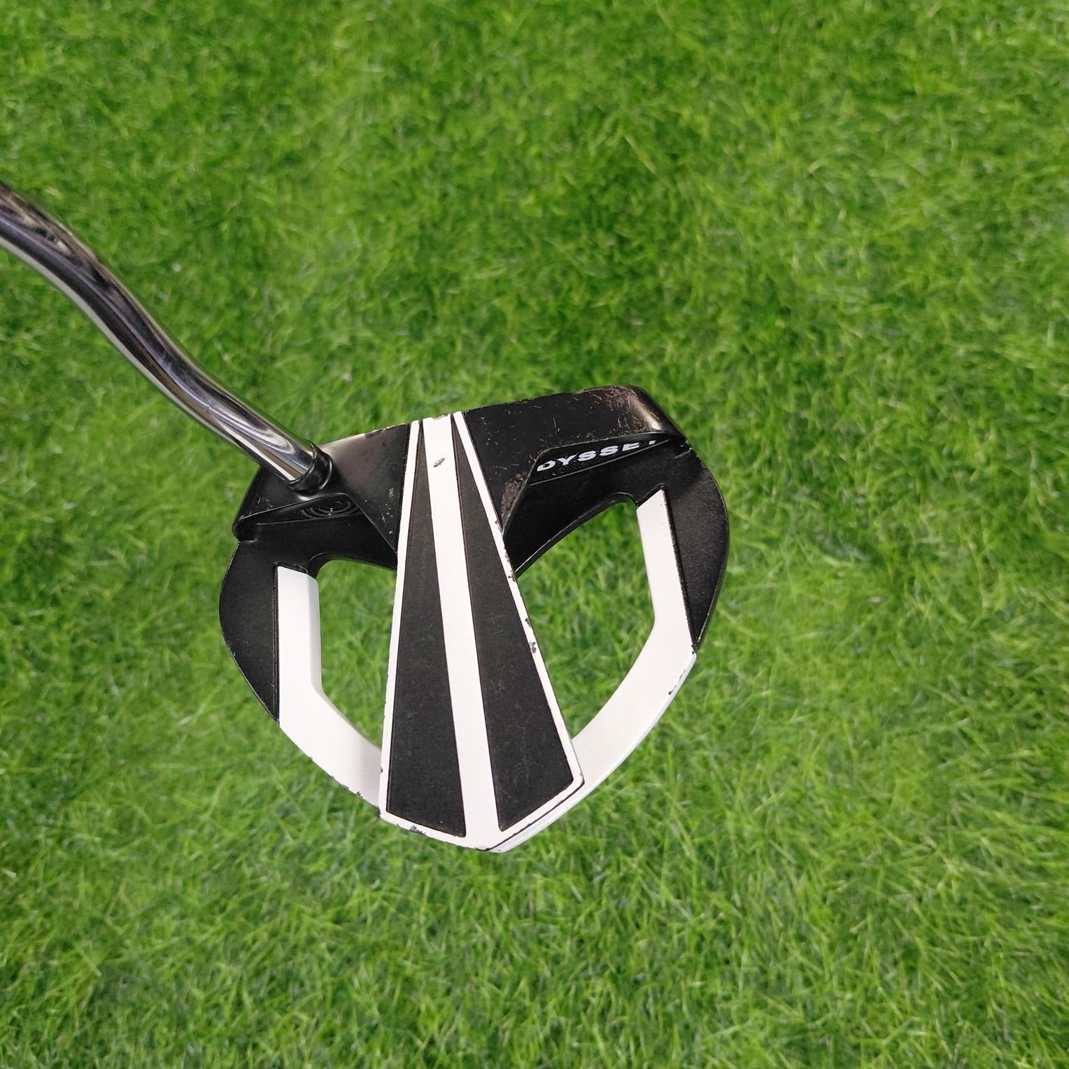 Odyssey Putter / WHITE ICE DART BLACK / 34"