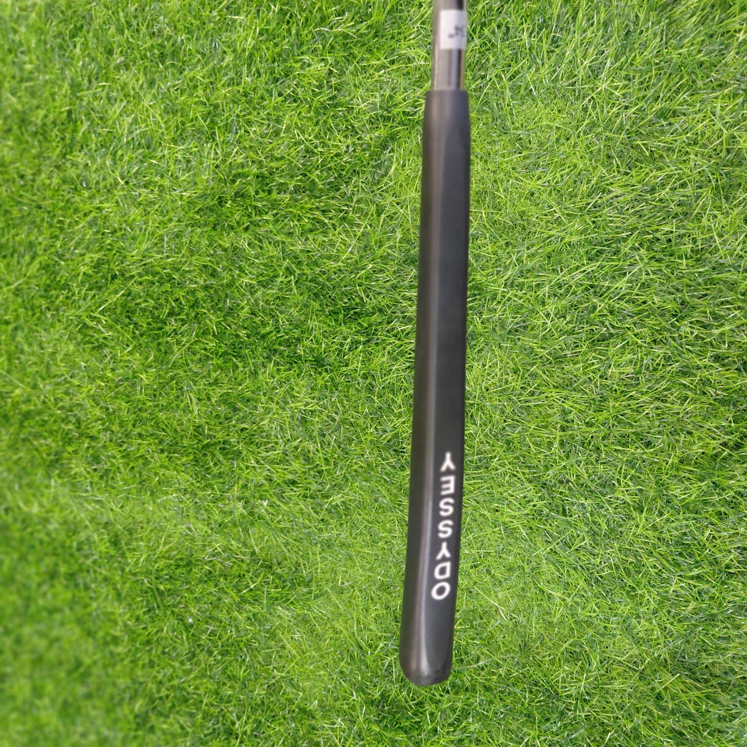 Odyssey Putter / WHITE ICE DART BLACK / 34"