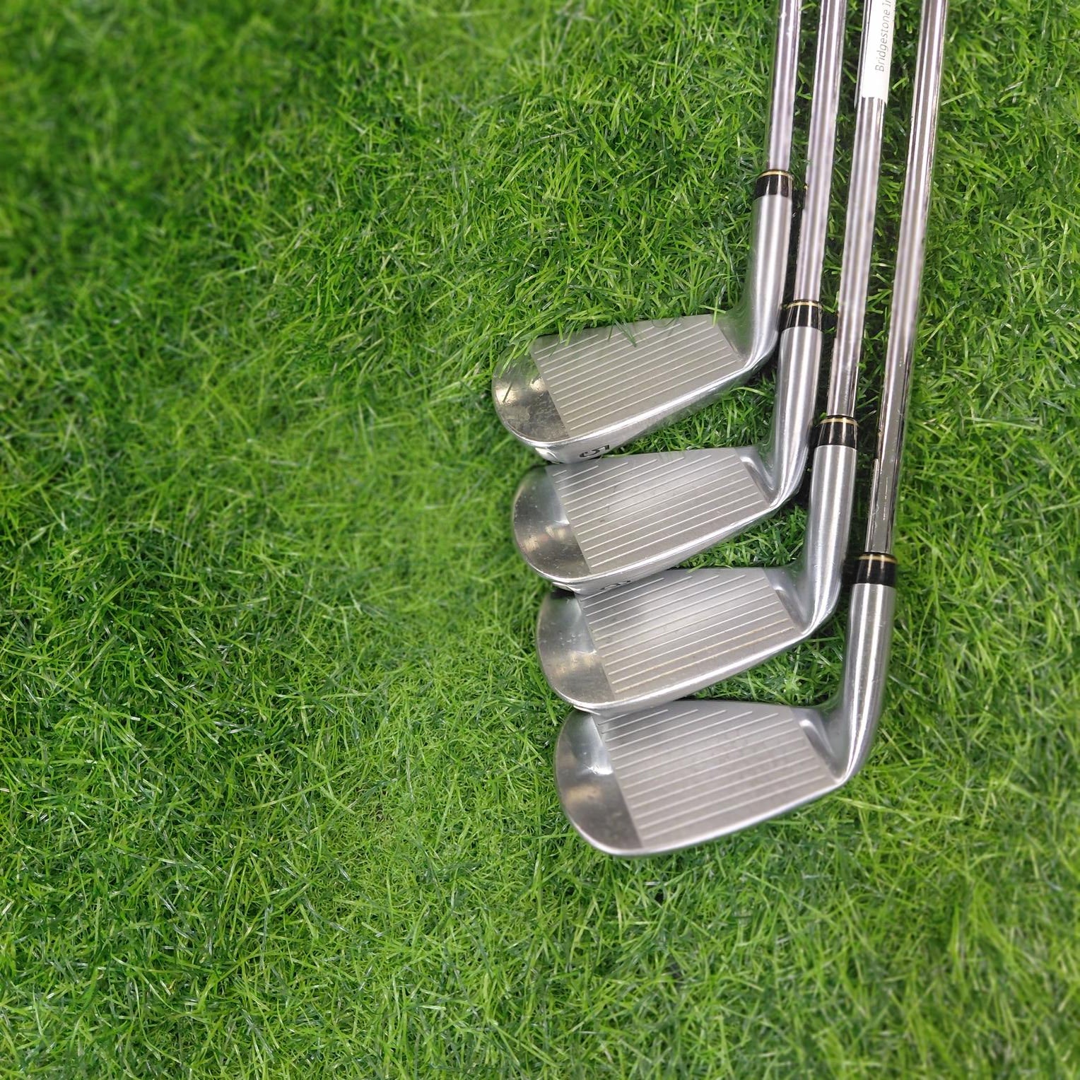 Bridgestone Iron Set / V300 / 8pcs / S
