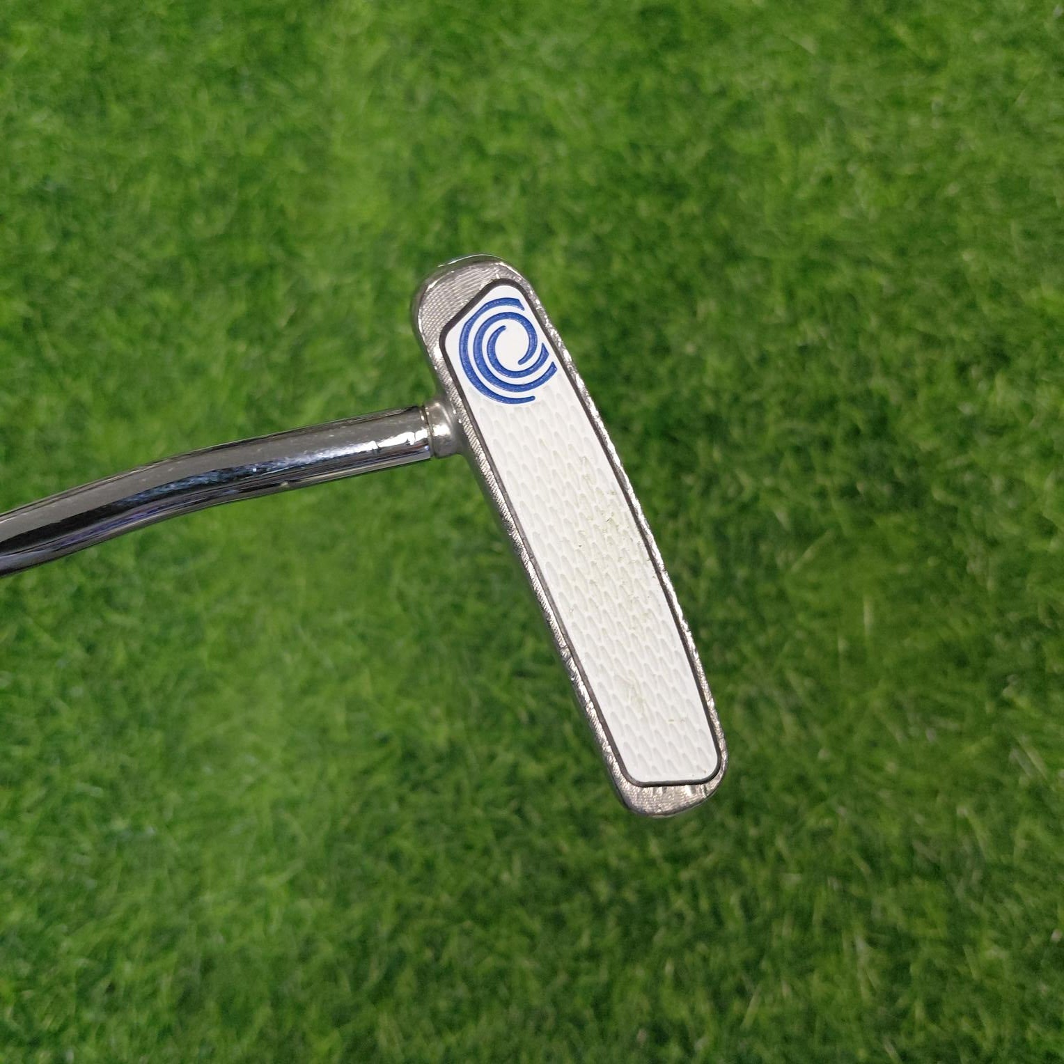 Odyssey Putter / WHITE HOT RX V-LINE / 34"