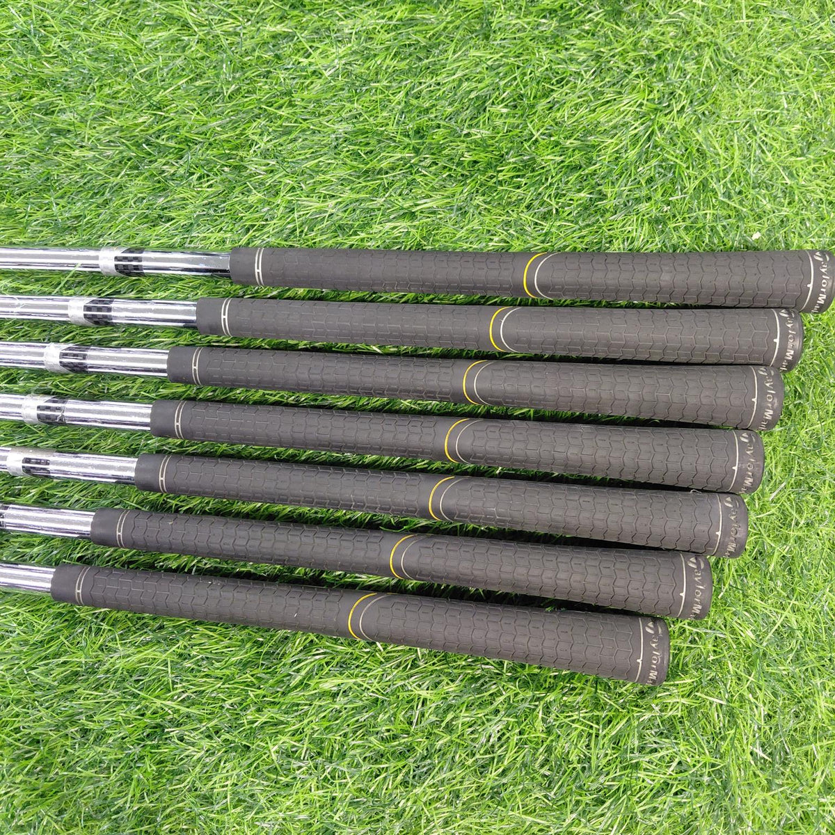 TaylorMade Iron Set / BURNER PLUS / 7pcs / Uni