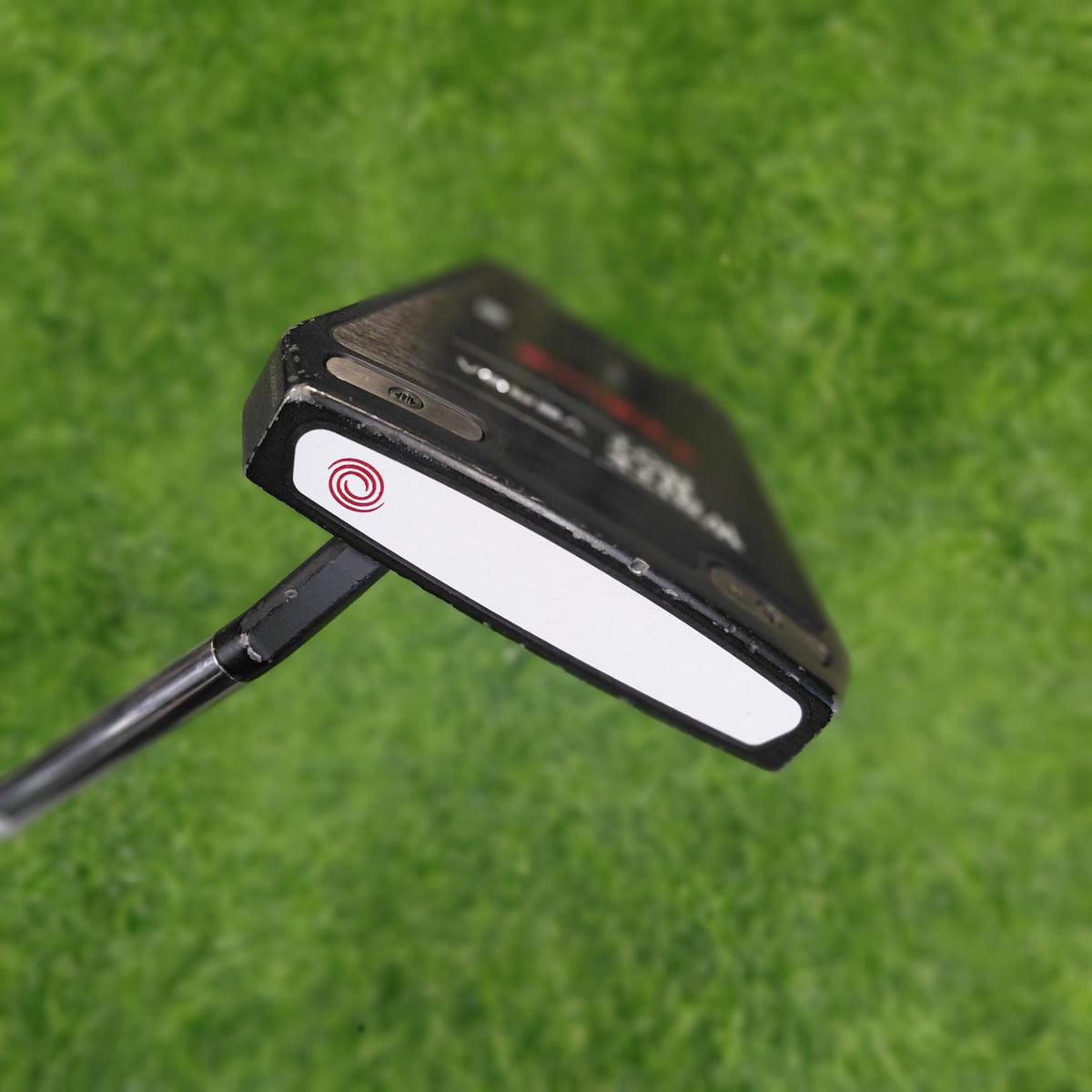 Odyssey Putter / WHITE HOT VERSA TWELVE S / 33"
