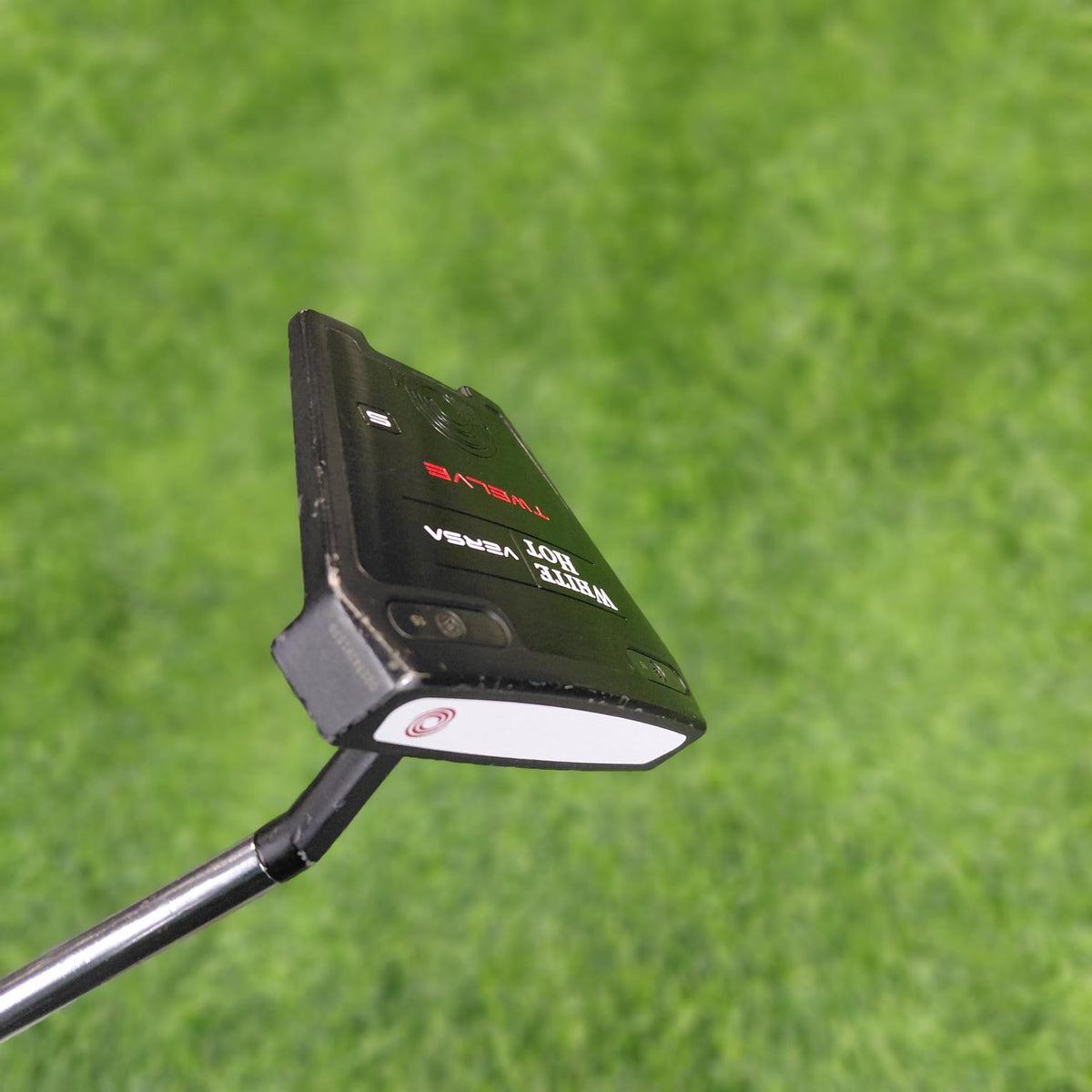 Odyssey Putter / WHITE HOT VERSA TWELVE S / 33"