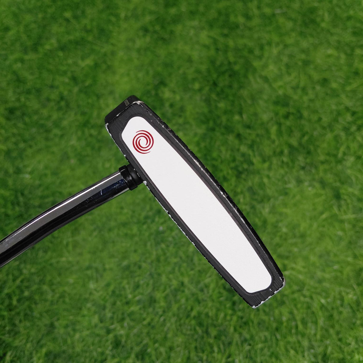 Odyssey Putter / WHITE HOT VERSA TWELVE DB / 33"