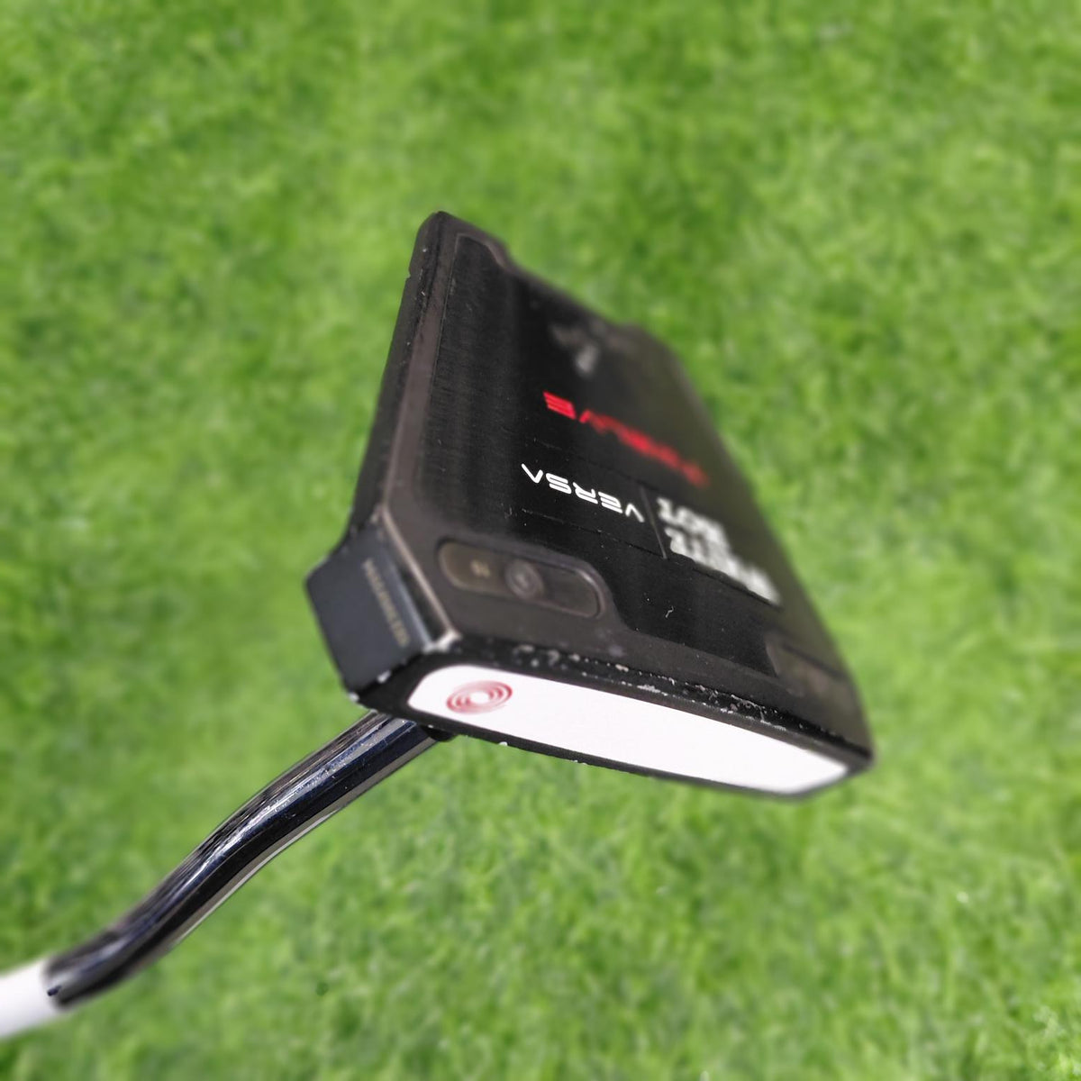 Odyssey Putter / WHITE HOT VERSA TWELVE DB / 33"